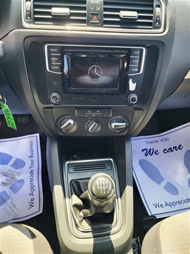 2017 Volkswagen Jetta 1.4T S Manual - 22910475 - 38