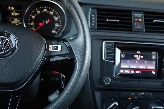 2017 Volkswagen Jetta 1.4T S Manual - 22925257 - 31