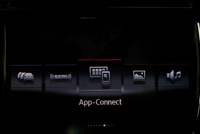 2017 Volkswagen Jetta GLI Automatic - 22916720 - 28