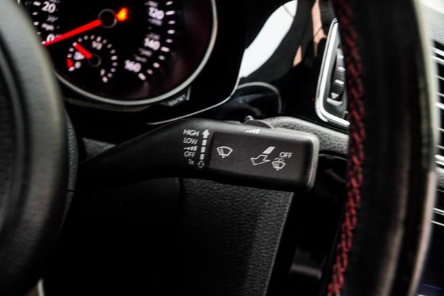 2017 Volkswagen Jetta GLI Automatic - 22916720 - 33