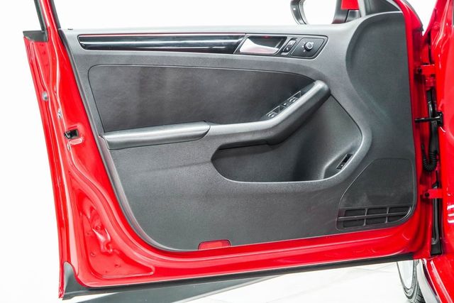 2017 Volkswagen Jetta GLI Automatic - 22916720 - 37