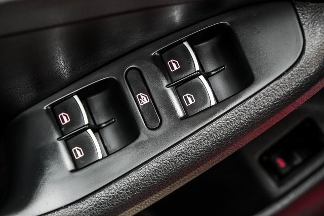 2017 Volkswagen Jetta GLI Automatic - 22916720 - 38