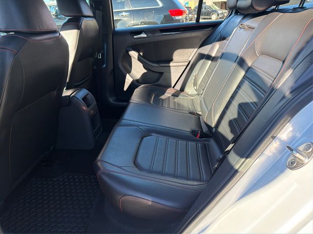 2017 Volkswagen Jetta GLI Automatic - 22979184 - 9