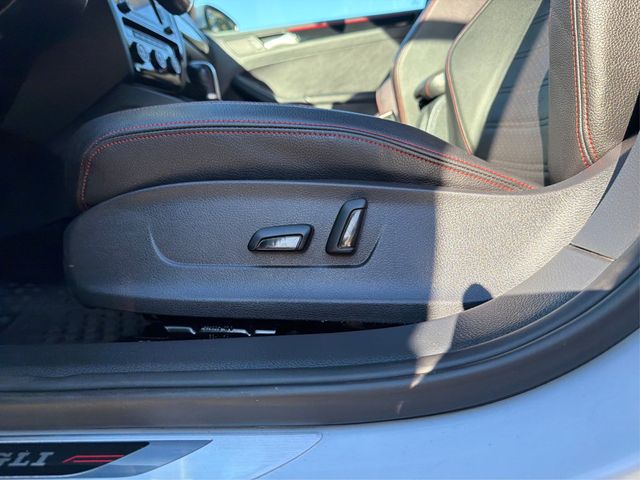 2017 Volkswagen Jetta GLI Automatic - 22979184 - 17