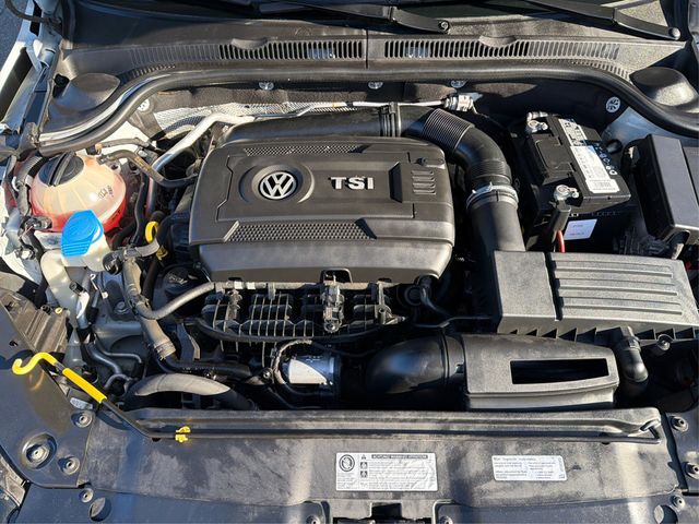 2017 Volkswagen Jetta GLI Automatic - 22979184 - 22
