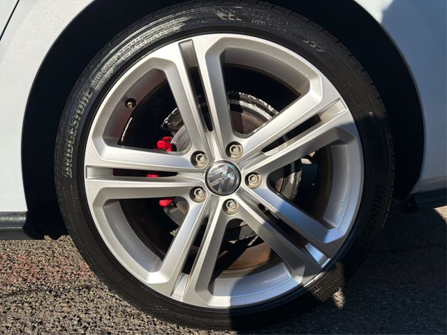 2017 Volkswagen Jetta GLI Automatic - 22979184 - 26