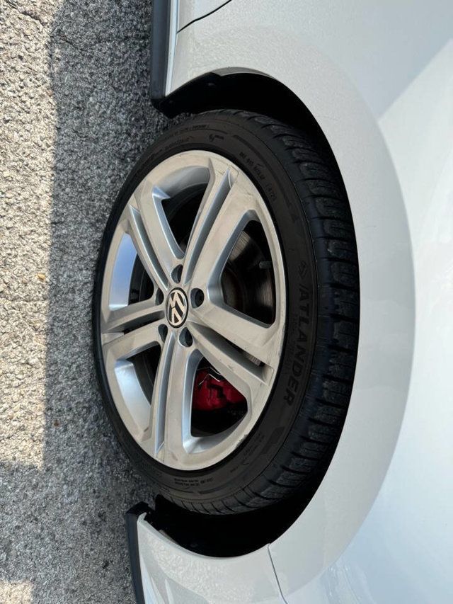 2017 Volkswagen Jetta GLI Automatic - 22498267 - 25