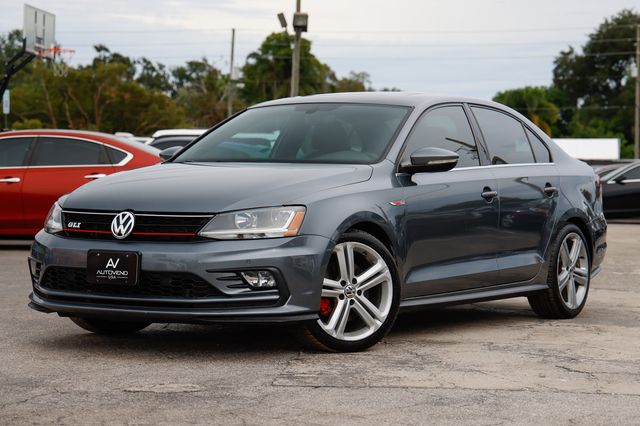 2017 Volkswagen Jetta GLI Automatic - 22940215 - 0