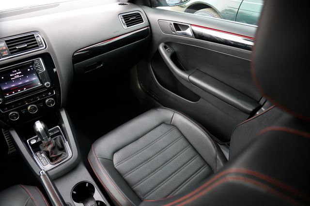 2017 Volkswagen Jetta GLI Automatic - 22940215 - 21