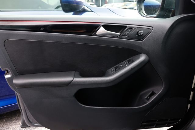 2017 Volkswagen Jetta GLI Automatic - 22940215 - 40