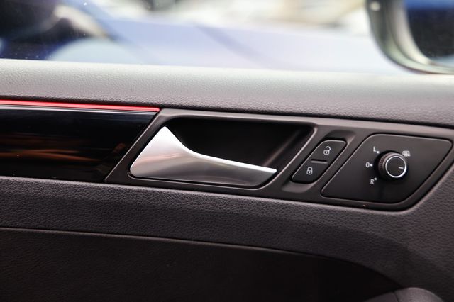 2017 Volkswagen Jetta GLI Automatic - 22940215 - 41