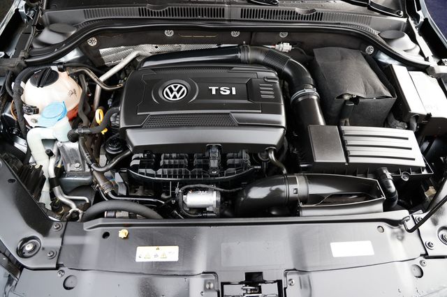 2017 Volkswagen Jetta GLI Automatic - 22940215 - 47
