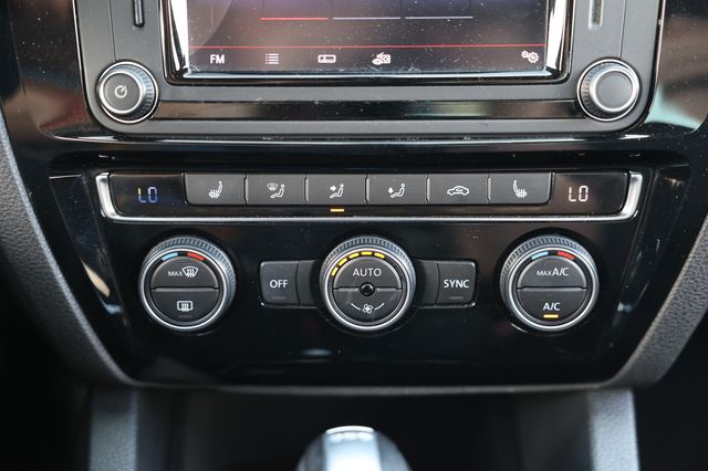 2017 Volkswagen Jetta GLI Automatic - 23005729 - 34