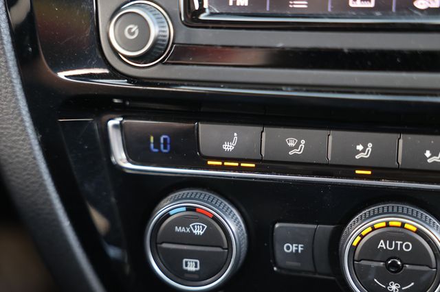 2017 Volkswagen Jetta GLI Automatic - 23005729 - 35