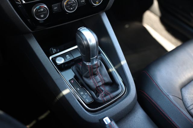 2017 Volkswagen Jetta GLI Automatic - 23005729 - 42