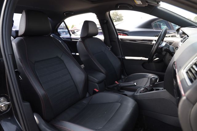 2017 Volkswagen Jetta GLI Automatic - 23058069 - 18