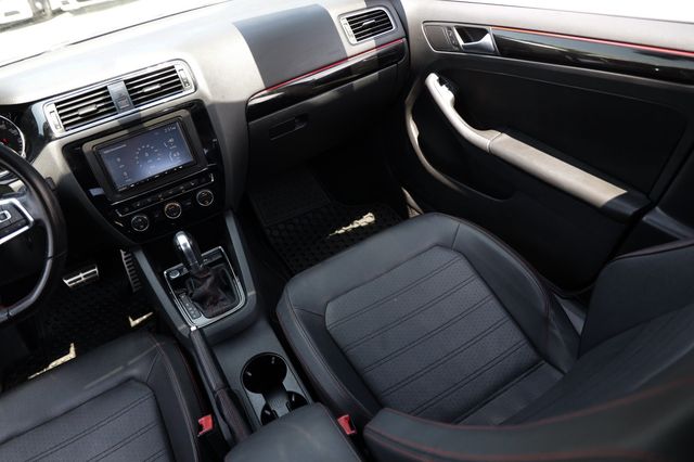 2017 Volkswagen Jetta GLI Automatic - 23058069 - 23
