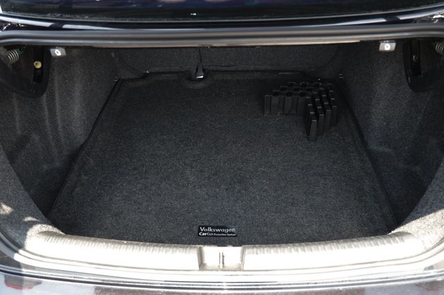 2017 Volkswagen Jetta GLI Automatic - 23058069 - 25