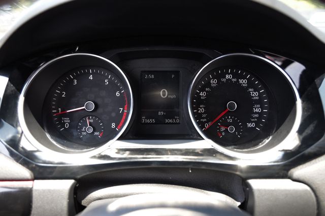 2017 Volkswagen Jetta GLI Automatic - 23058069 - 30