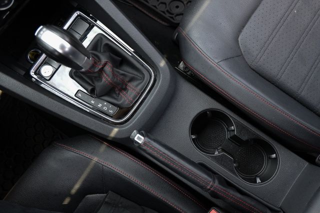 2017 Volkswagen Jetta GLI Automatic - 23058069 - 37