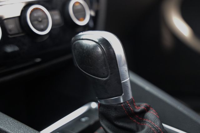 2017 Volkswagen Jetta GLI Automatic - 23058069 - 39