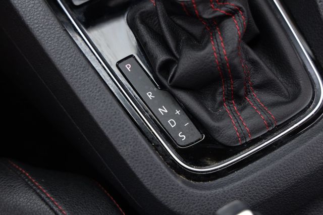 2017 Volkswagen Jetta GLI Automatic - 23058069 - 40