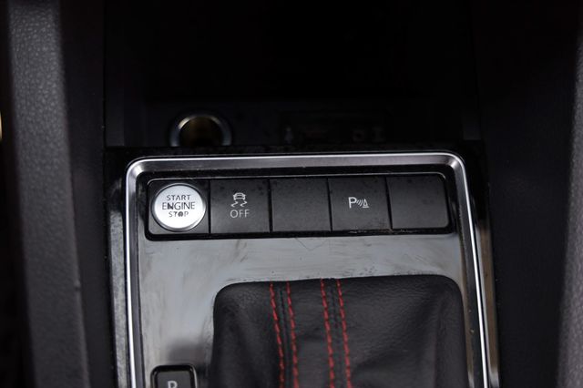 2017 Volkswagen Jetta GLI Automatic - 23058069 - 41