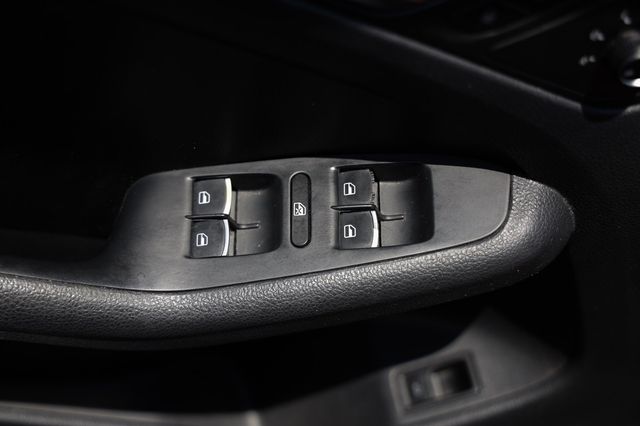 2017 Volkswagen Jetta GLI Automatic - 23058069 - 44
