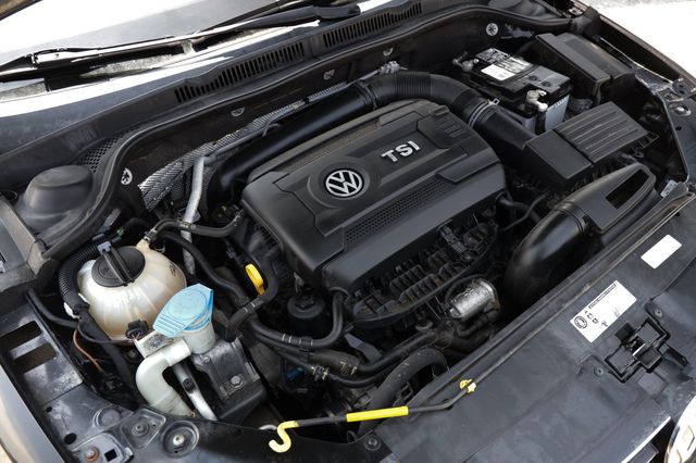 2017 Volkswagen Jetta GLI Automatic - 23058069 - 48
