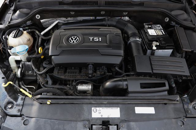 2017 Volkswagen Jetta GLI Automatic - 23058069 - 49