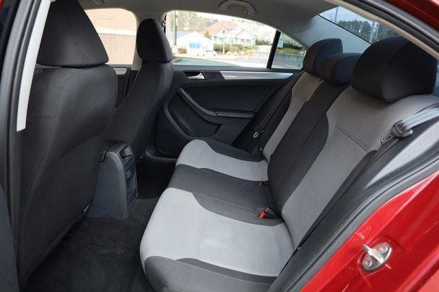 2017 Volkswagen Jetta S - 23016792 - 18