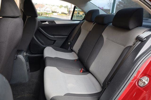 2017 Volkswagen Jetta S - 23016792 - 19