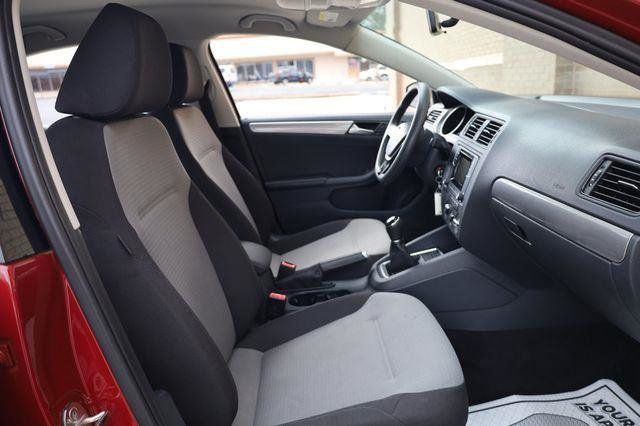 2017 Volkswagen Jetta S - 23016792 - 25