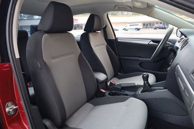 2017 Volkswagen Jetta S - 23016792 - 26