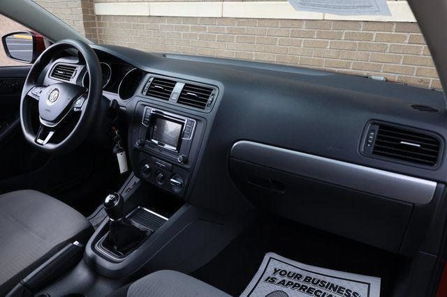 2017 Volkswagen Jetta S - 23016792 - 27