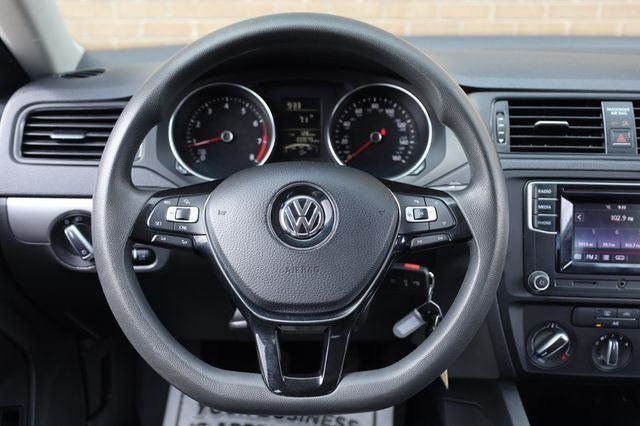 2017 Volkswagen Jetta S - 23016792 - 29