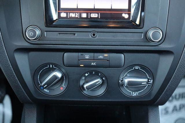 2017 Volkswagen Jetta S - 23016792 - 38