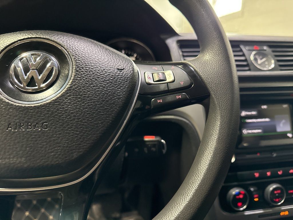 2017 Volkswagen Passat 1.8T S Automatic - 23005446 - 10