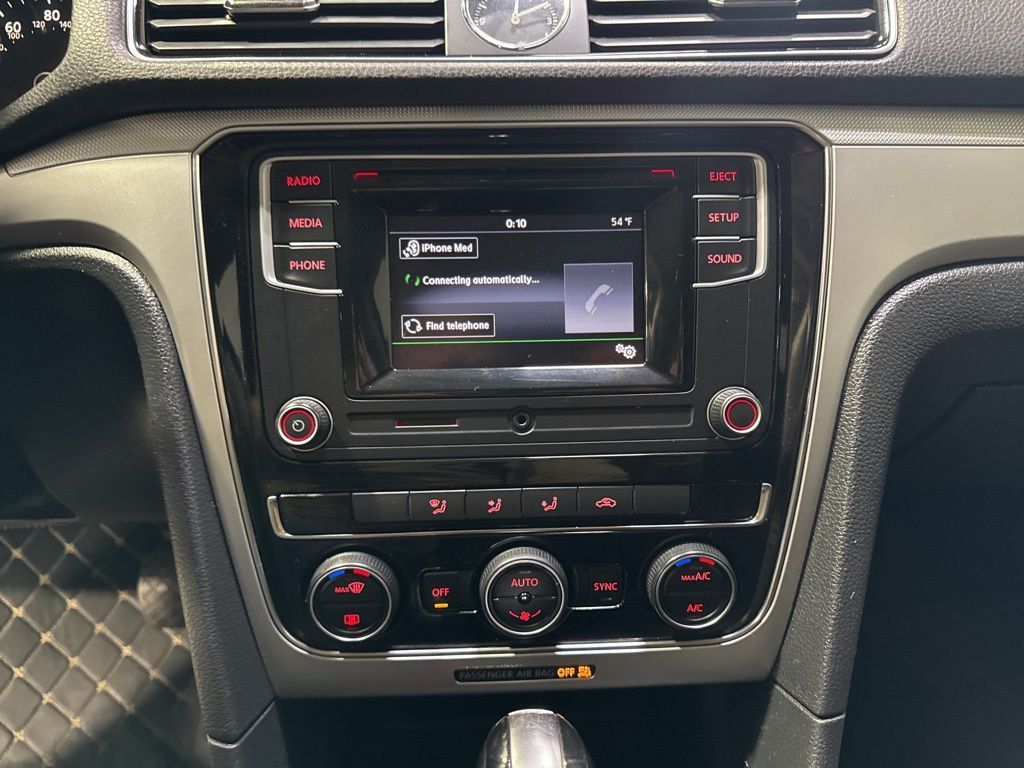 2017 Volkswagen Passat 1.8T S Automatic - 23005446 - 14