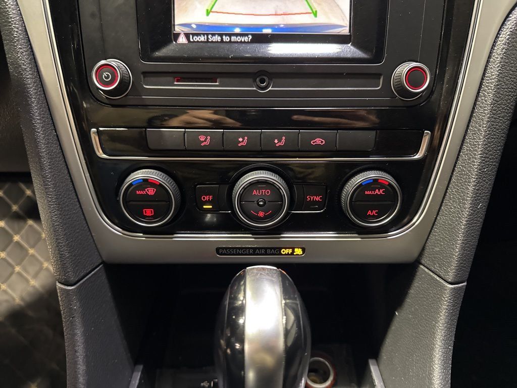 2017 Volkswagen Passat 1.8T S Automatic - 23005446 - 18