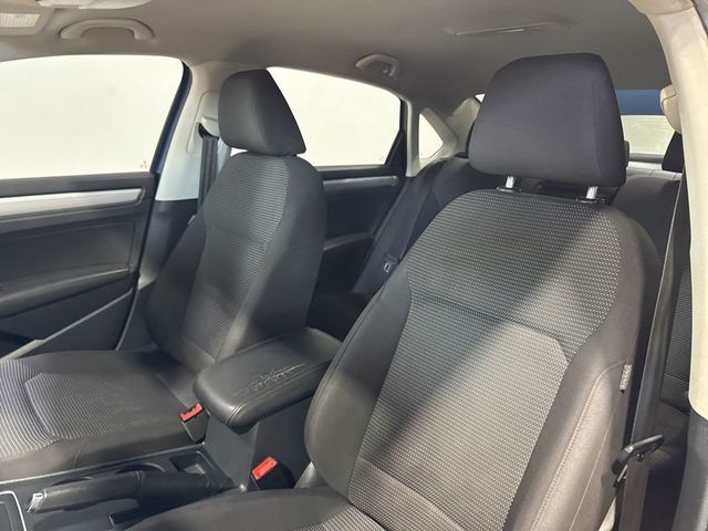 2017 Volkswagen Passat 1.8T S Automatic - 23005446 - 24
