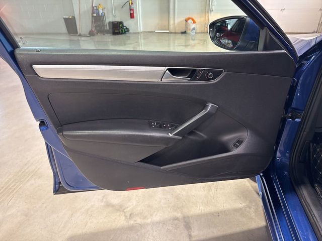 2017 Volkswagen Passat 1.8T S Automatic - 23005446 - 25