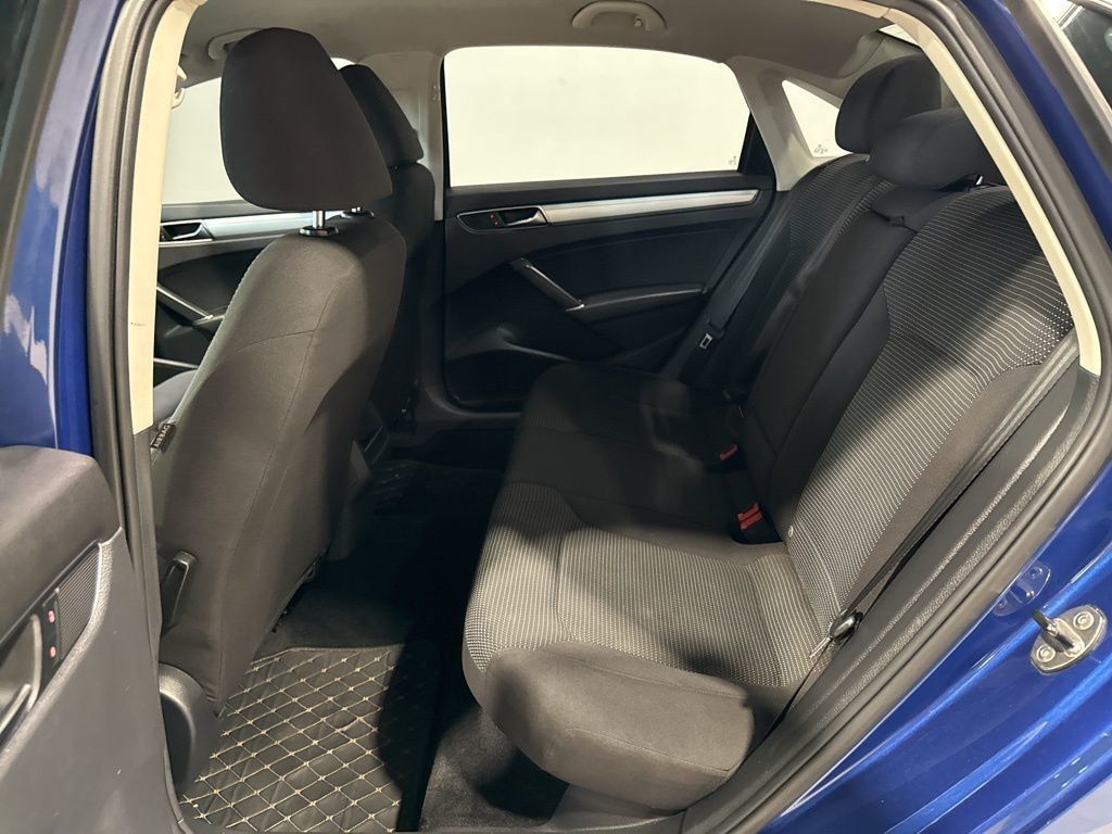 2017 Volkswagen Passat 1.8T S Automatic - 23005446 - 27