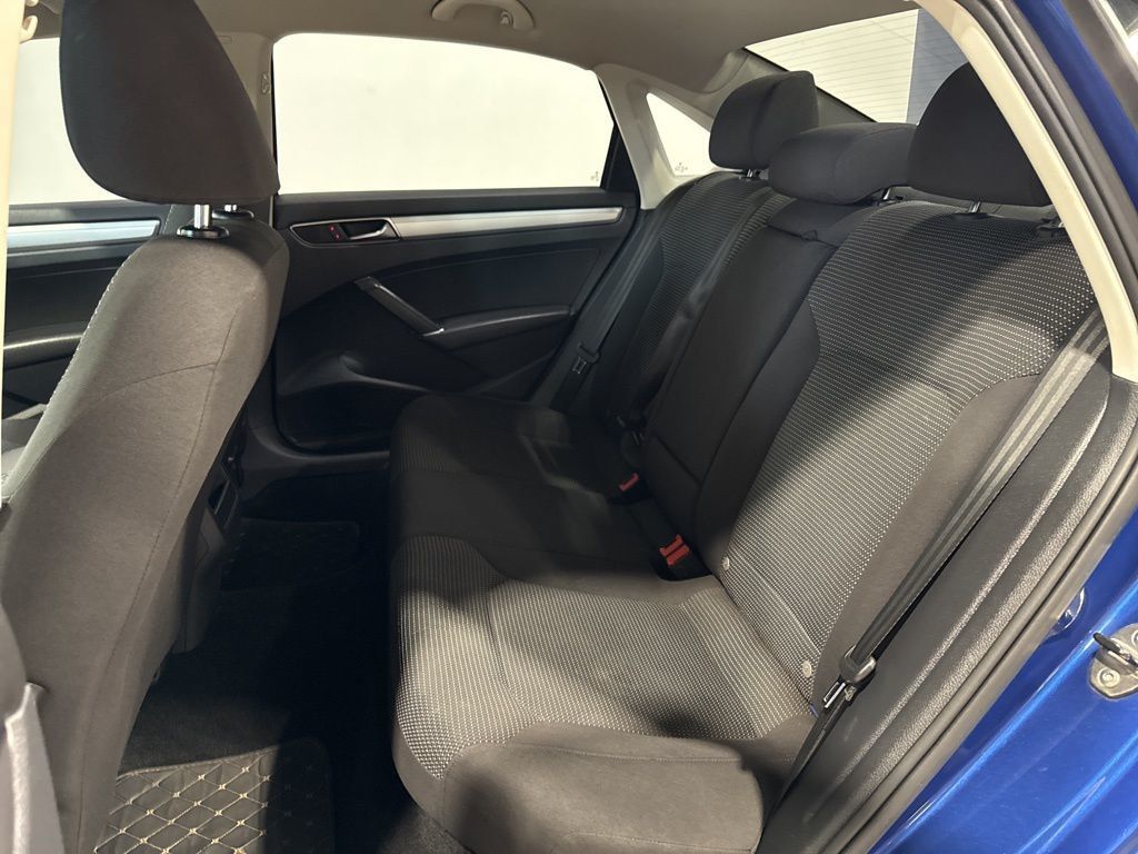 2017 Volkswagen Passat 1.8T S Automatic - 23005446 - 28