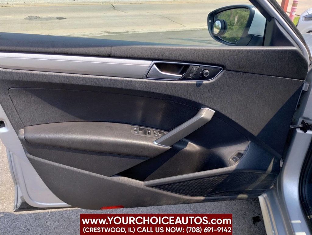 2017 Volkswagen Passat 1.8T S Automatic - 22894107 - 12