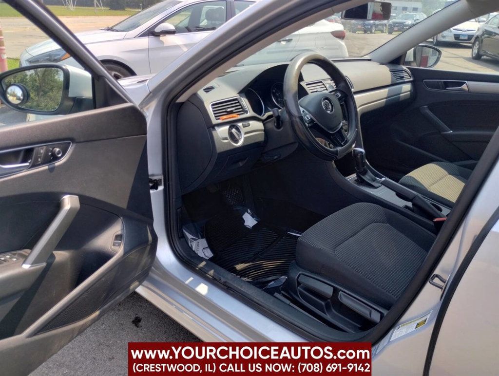 2017 Volkswagen Passat 1.8T S Automatic - 22894107 - 13