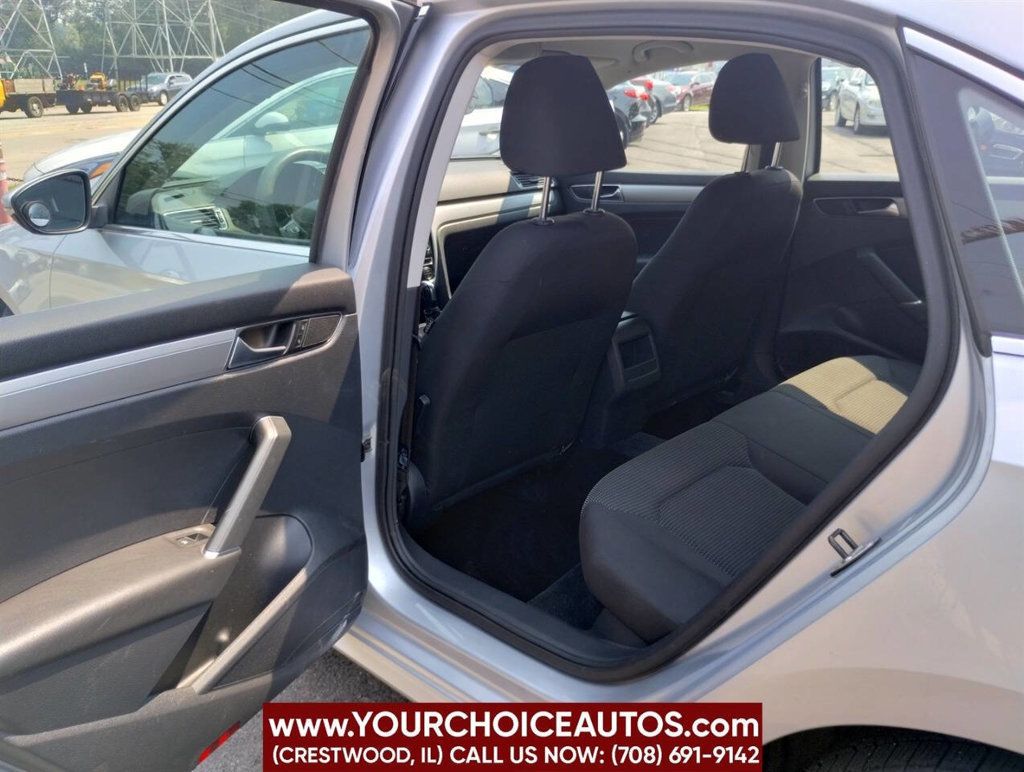 2017 Volkswagen Passat 1.8T S Automatic - 22894107 - 16
