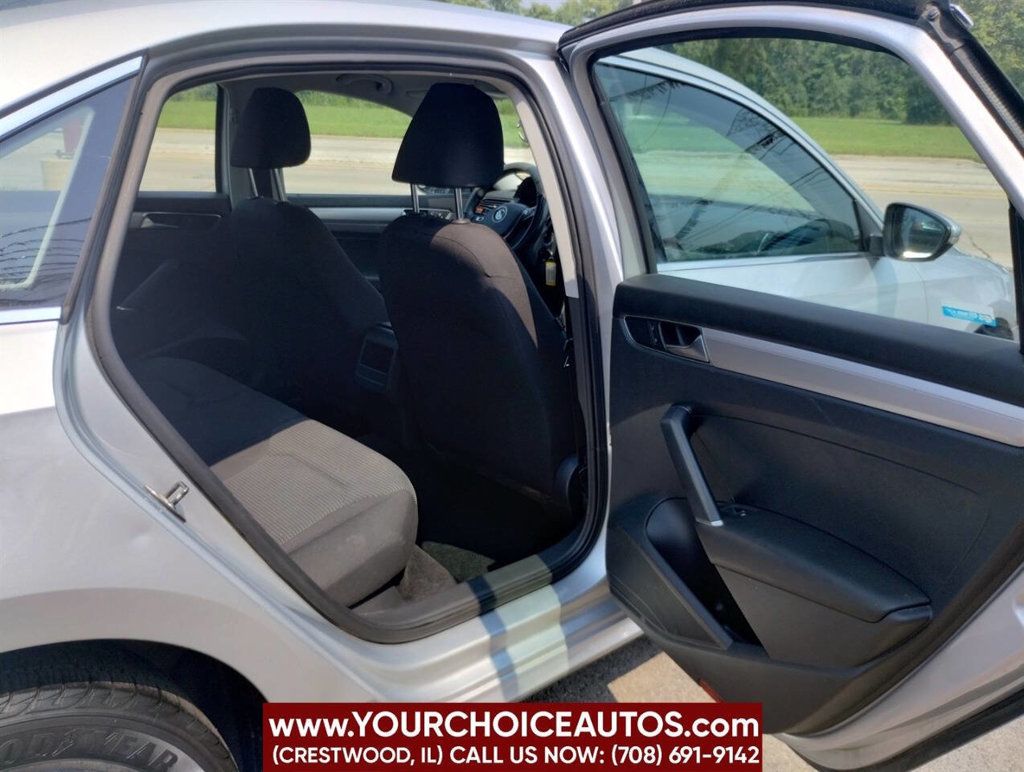 2017 Volkswagen Passat 1.8T S Automatic - 22894107 - 18