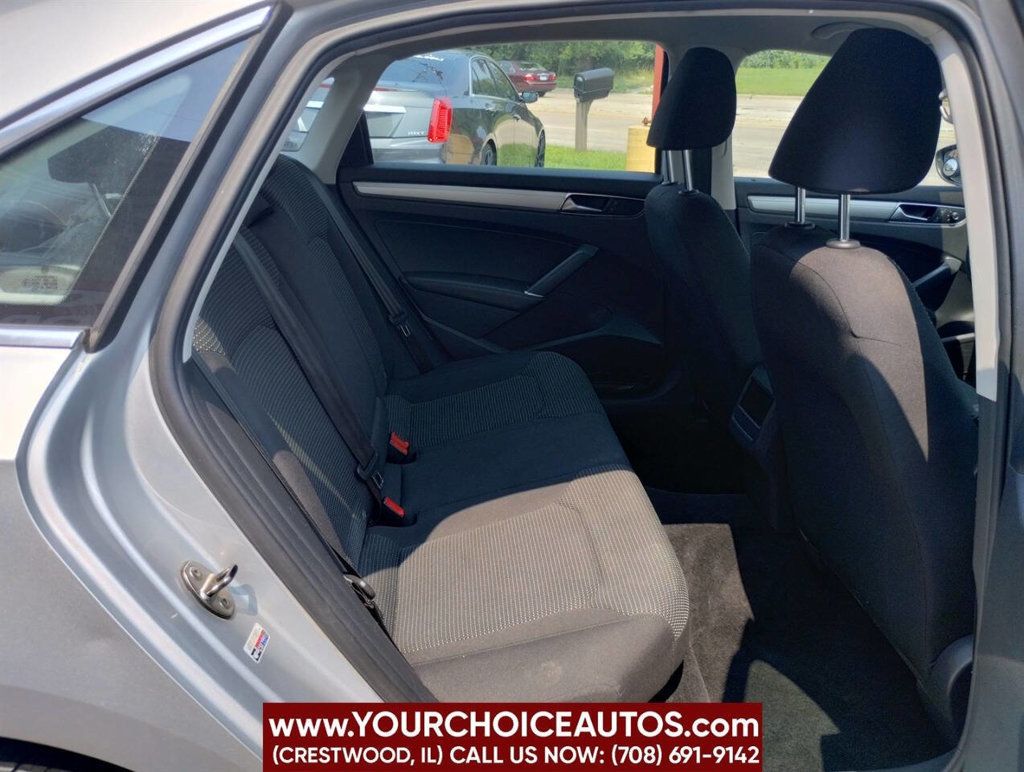 2017 Volkswagen Passat 1.8T S Automatic - 22894107 - 19