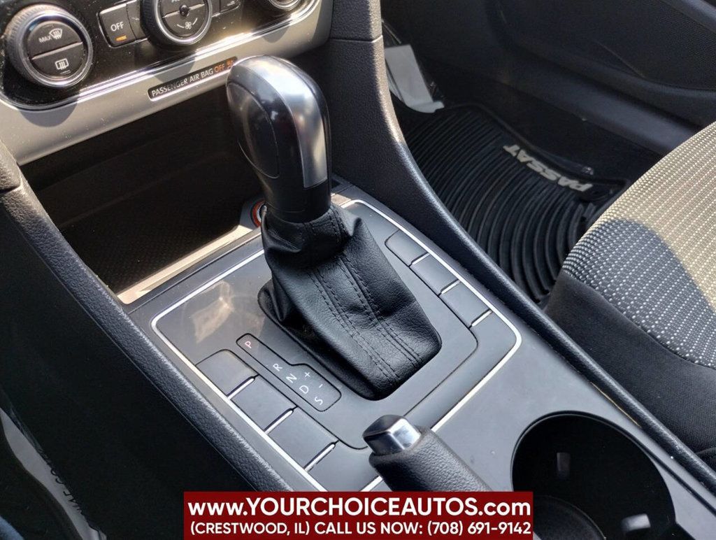 2017 Volkswagen Passat 1.8T S Automatic - 22894107 - 34